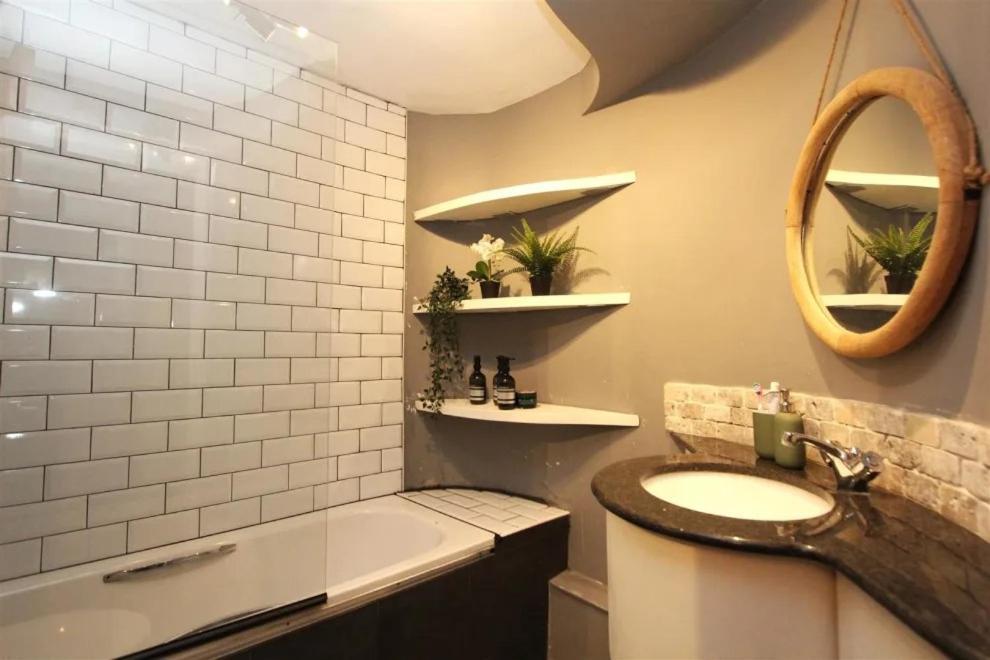 Large New-York Style Penthouse Apartment In Leeds City Centre With Contactless Check In Exterior foto