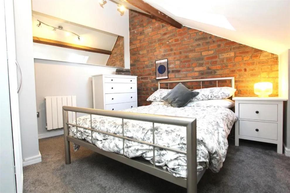 Large New-York Style Penthouse Apartment In Leeds City Centre With Contactless Check In Exterior foto